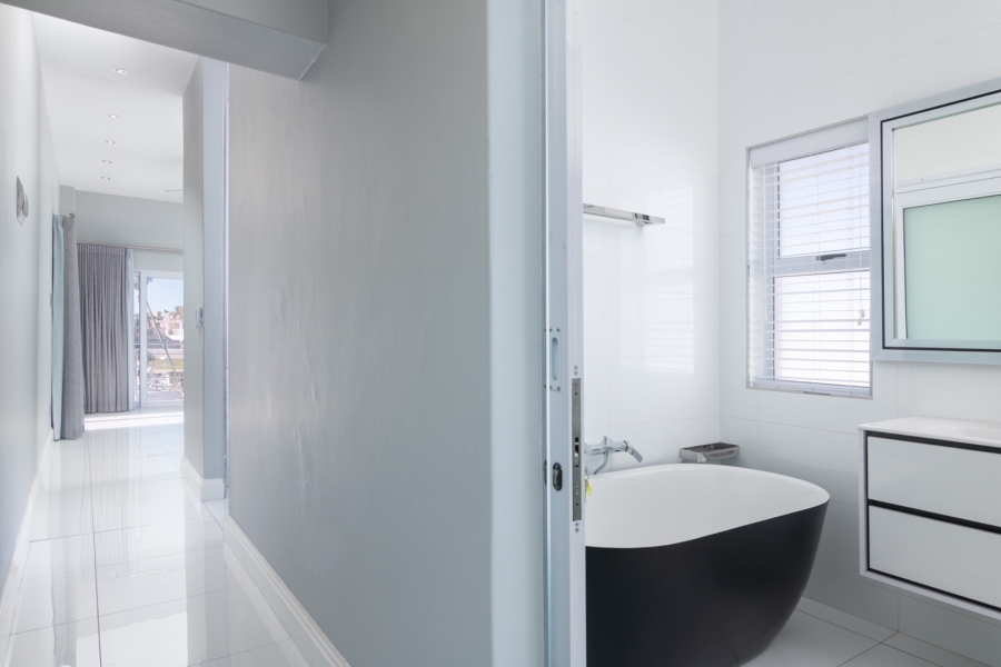 5 Bedroom Property for Sale in Laaiplek Western Cape